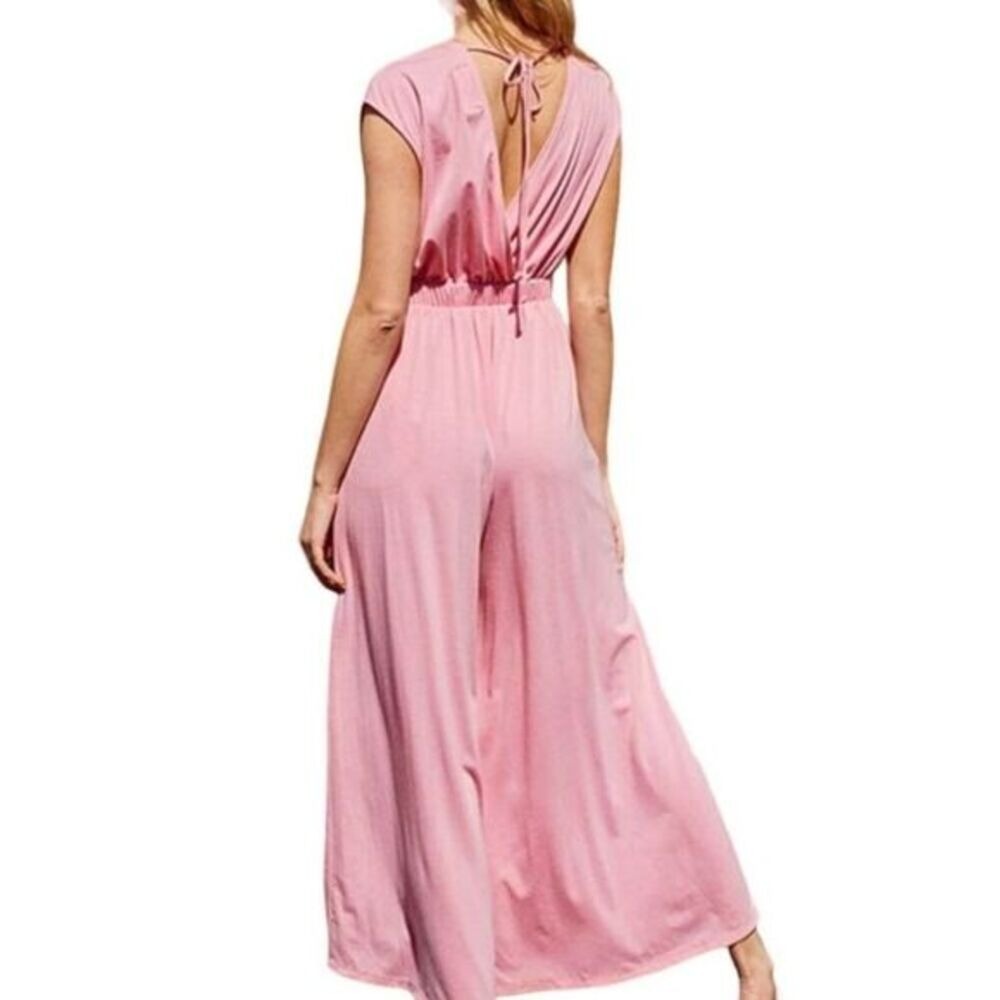 Pink Deep V-Back Wide Leg Jumpsuit | Bucketlist | Large |‎ NWT | SKU0126